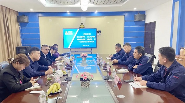 廣州塔山機(jī)械、廣州韓川液壓、江蘇靖江新世紀(jì)液壓、無錫密斯特智能裝備制造有限公司一行6人蒞臨力克川參觀交流1.jpg 廣州塔山機(jī)械、廣州韓川液壓、江蘇靖江新世紀(jì)液壓、無錫密斯特智能裝備制造有限公司一行6人蒞臨力克川參觀交流1.jpg